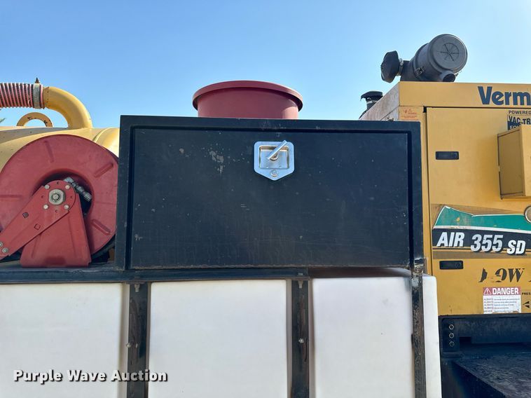 image for item EG6791 2012 Ford F550 Super Duty vacuum truck