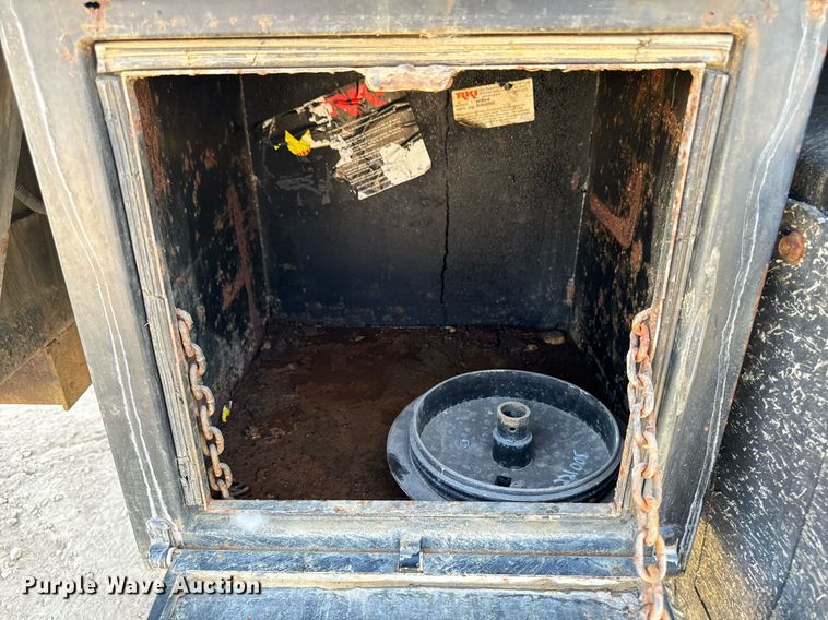 image for item EG6791 2012 Ford F550 Super Duty vacuum truck