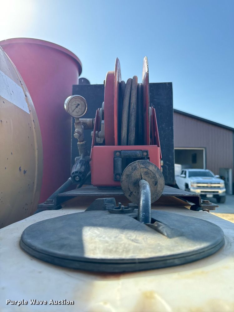 image for item EG6791 2012 Ford F550 Super Duty vacuum truck