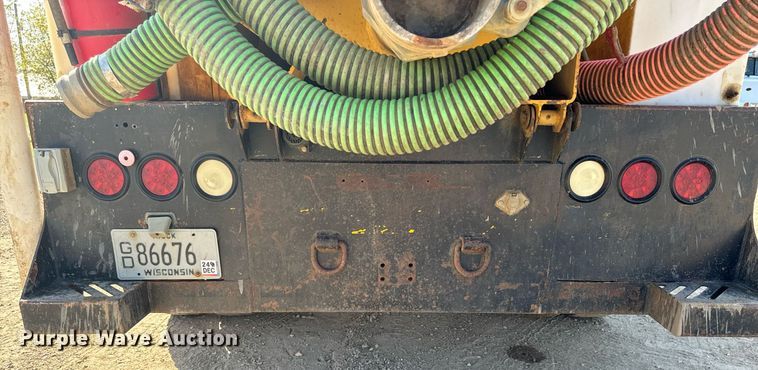 image for item EG6791 2012 Ford F550 Super Duty vacuum truck