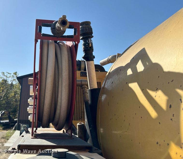 image for item EG6791 2012 Ford F550 Super Duty vacuum truck