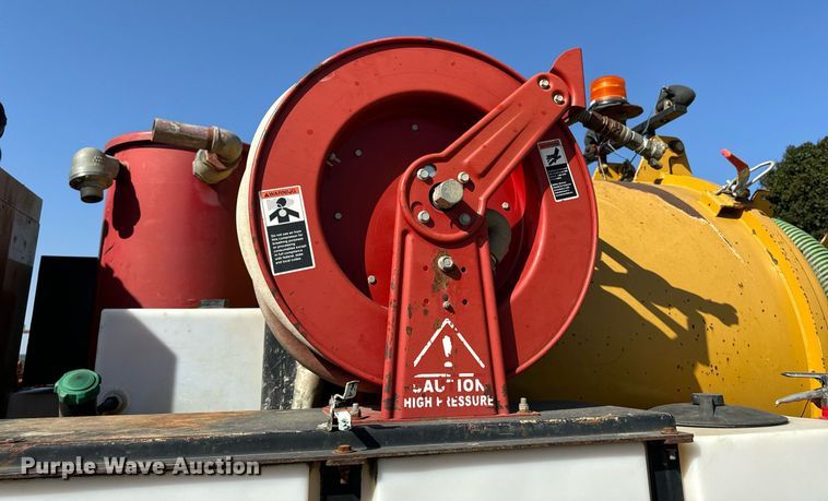 image for item EG6791 2012 Ford F550 Super Duty vacuum truck