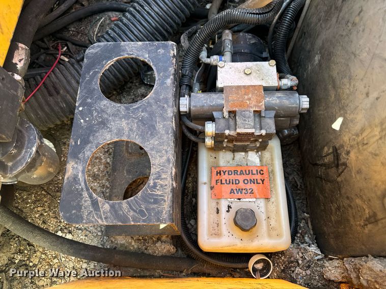 image for item EG6791 2012 Ford F550 Super Duty vacuum truck