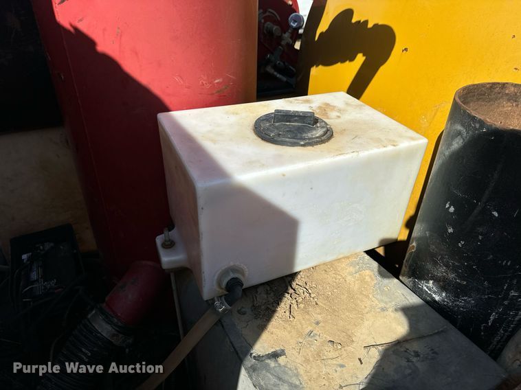 image for item EG6791 2012 Ford F550 Super Duty vacuum truck