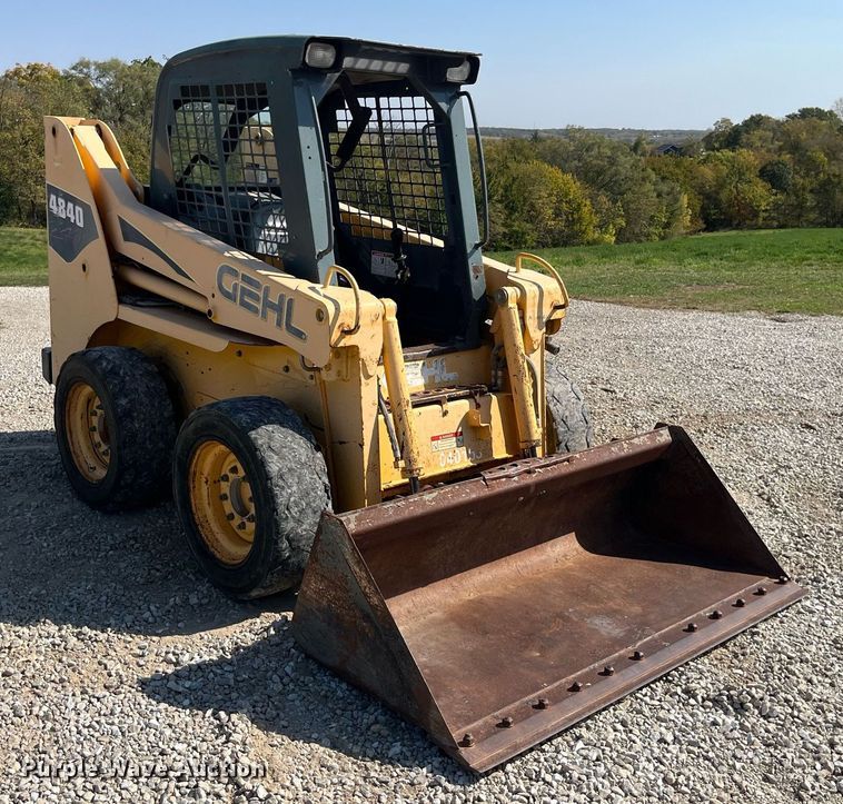image for item EH2839 Gehl 4840 skid steer loader