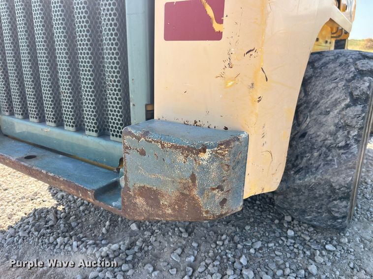 image for item EH2839 Gehl 4840 skid steer loader