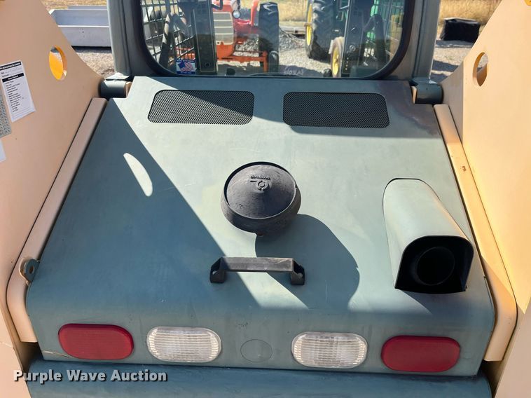 image for item EH2839 Gehl 4840 skid steer loader