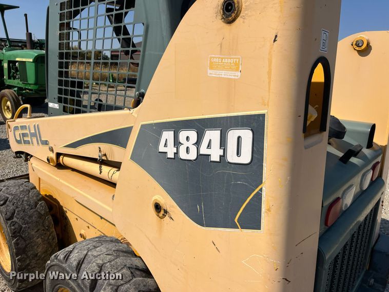 image for item EH2839 Gehl 4840 skid steer loader