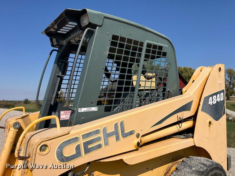 image for item EH2839 Gehl 4840 skid steer loader