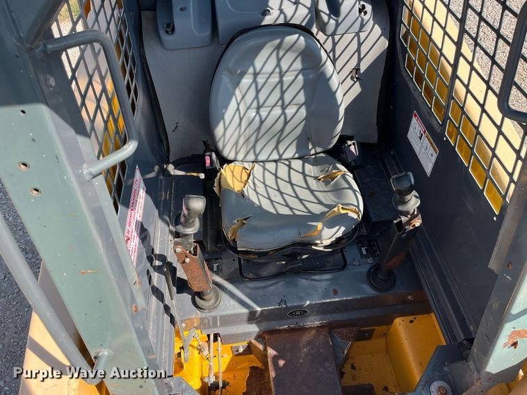 image for item EH2839 Gehl 4840 skid steer loader