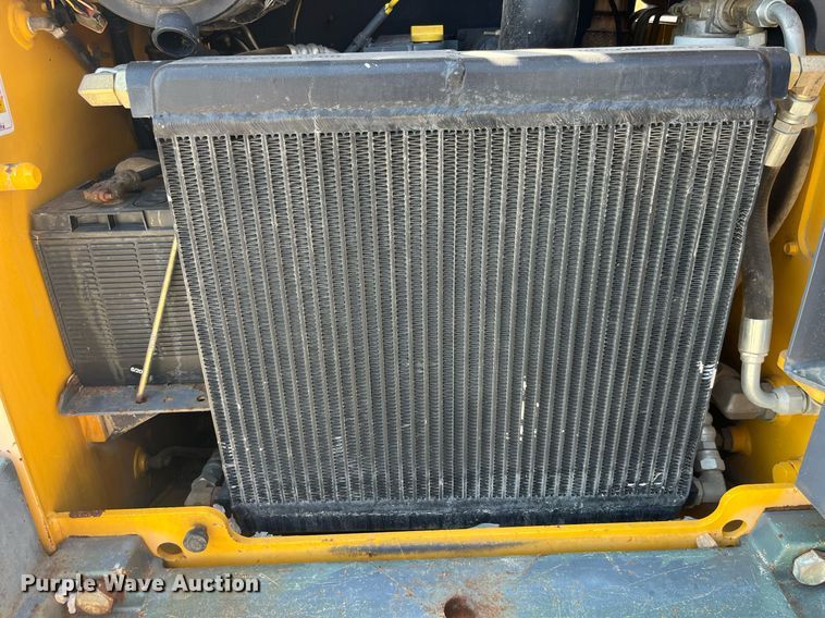 image for item EH2839 Gehl 4840 skid steer loader