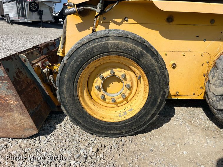 image for item EH2839 Gehl 4840 skid steer loader