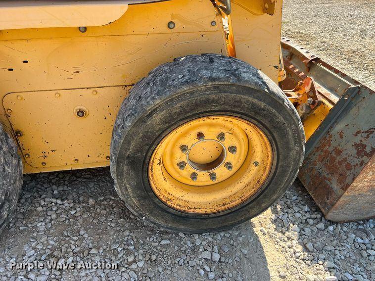 image for item EH2839 Gehl 4840 skid steer loader
