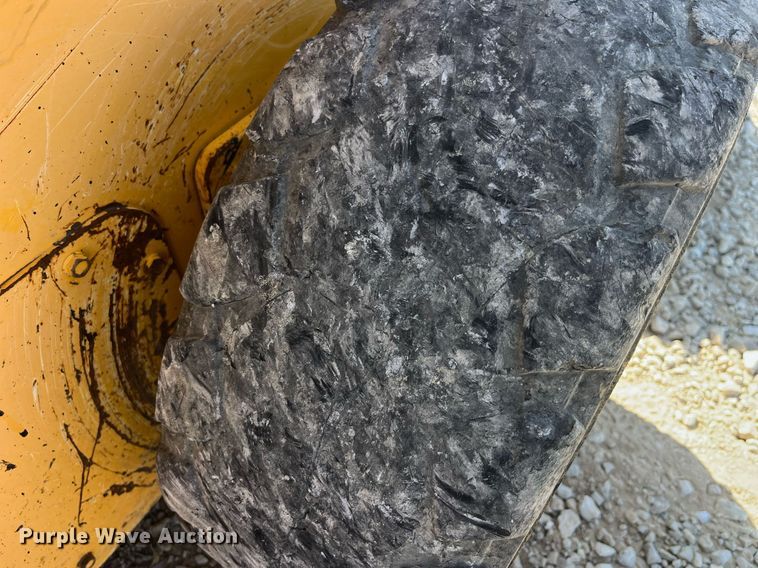 image for item EH2839 Gehl 4840 skid steer loader