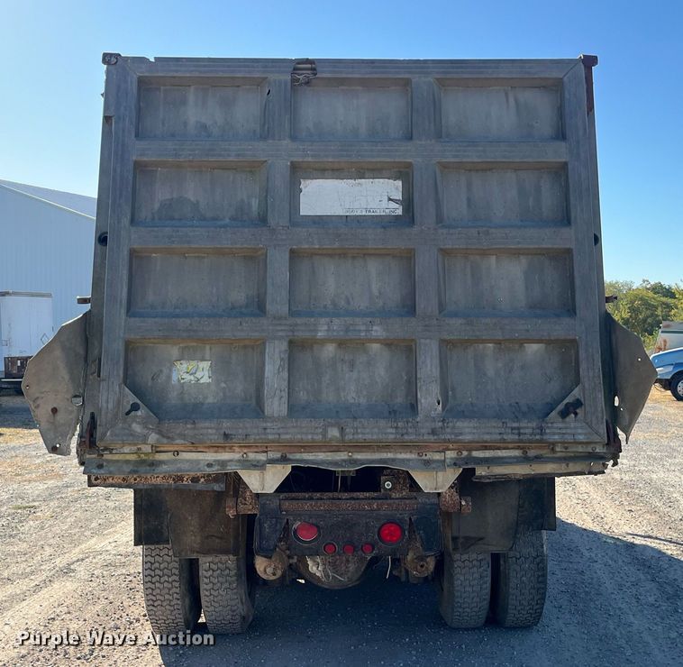 image for item EH2869 1992 Ford LTL9000 dump truck