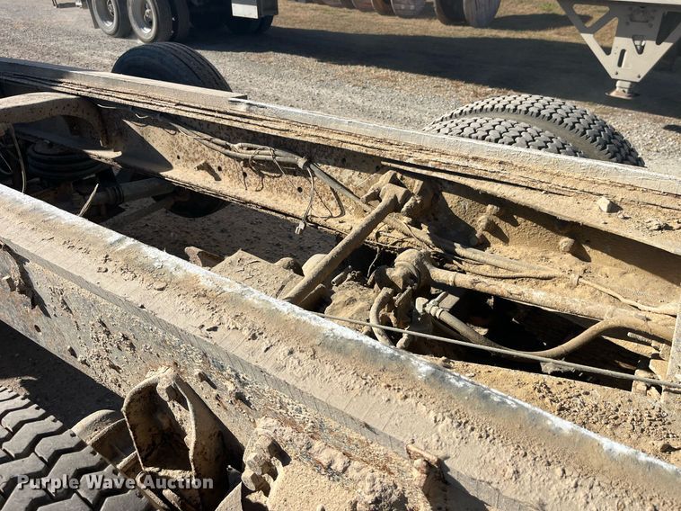 image for item EH2869 1992 Ford LTL9000 dump truck