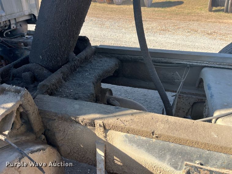 image for item EH2869 1992 Ford LTL9000 dump truck