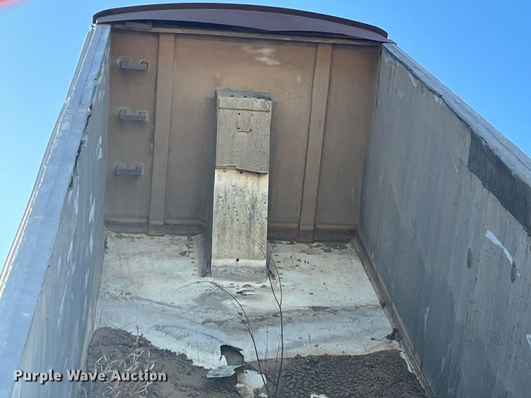 image for item EH2869 1992 Ford LTL9000 dump truck