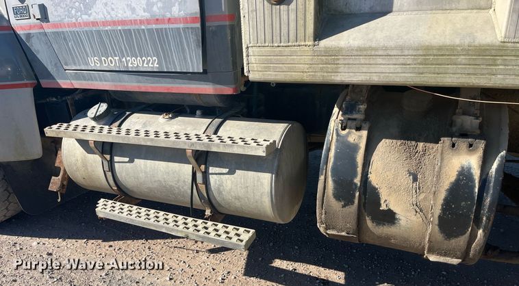 image for item EH2869 1992 Ford LTL9000 dump truck