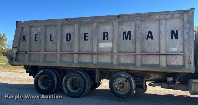 image for item EH2869 1992 Ford LTL9000 dump truck