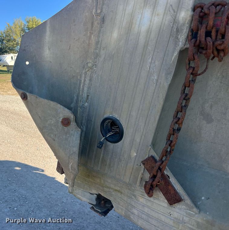 image for item EH2869 1992 Ford LTL9000 dump truck