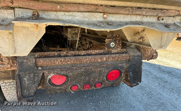 image for item EH2869 1992 Ford LTL9000 dump truck