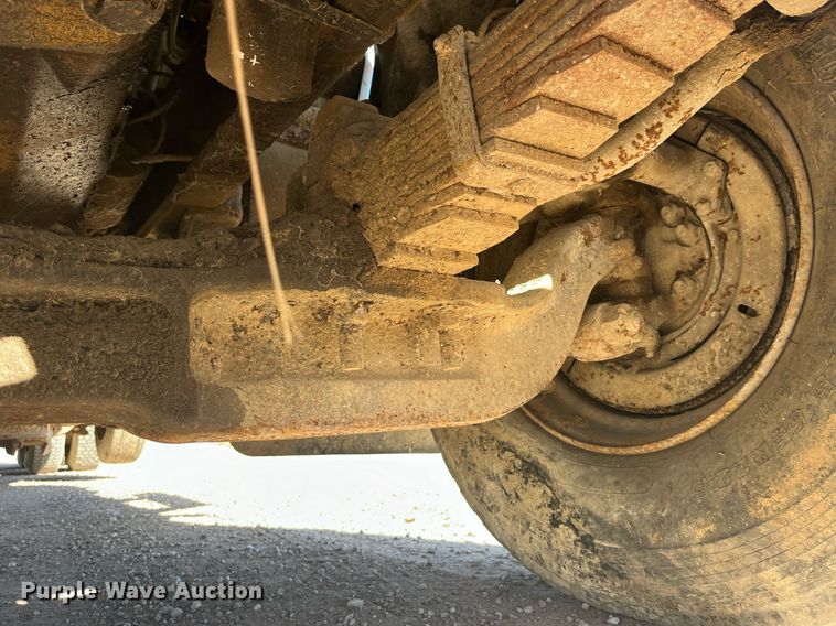 image for item EH2869 1992 Ford LTL9000 dump truck