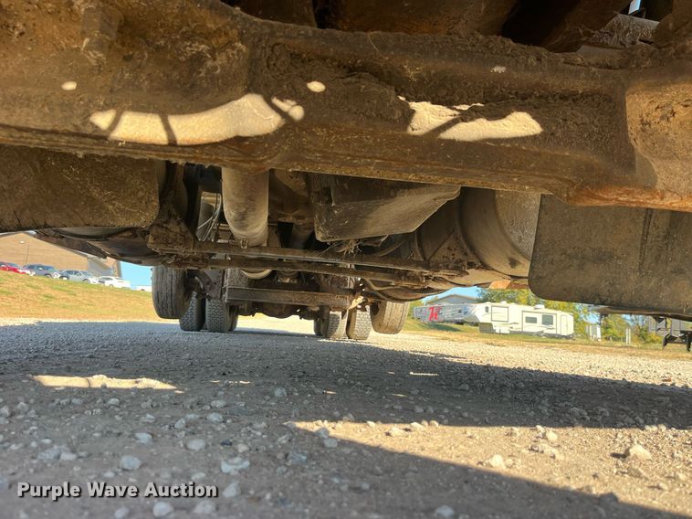 image for item EH2869 1992 Ford LTL9000 dump truck