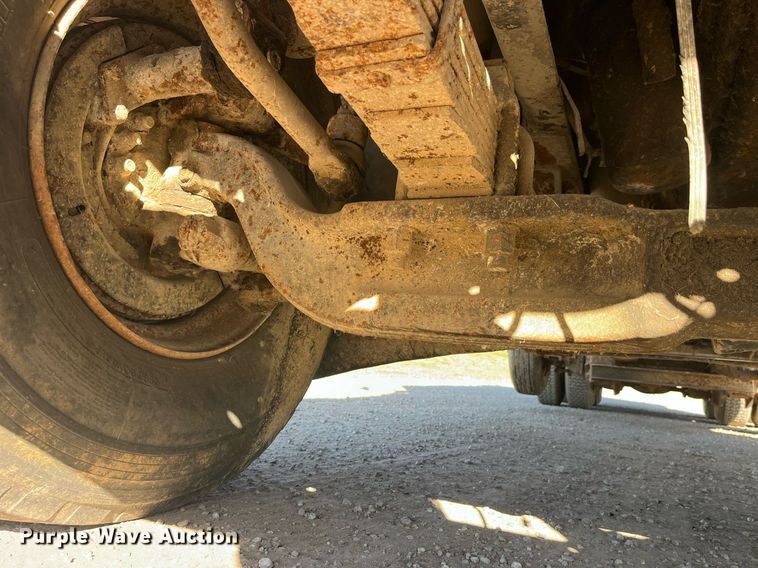 image for item EH2869 1992 Ford LTL9000 dump truck