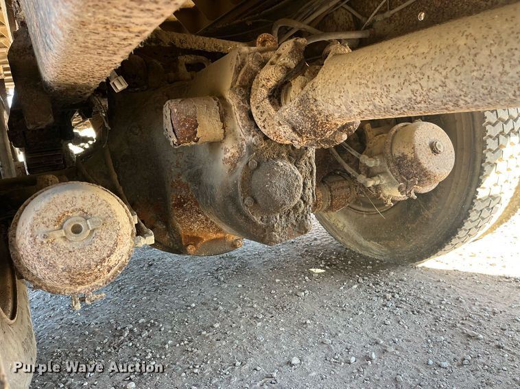 image for item EH2869 1992 Ford LTL9000 dump truck