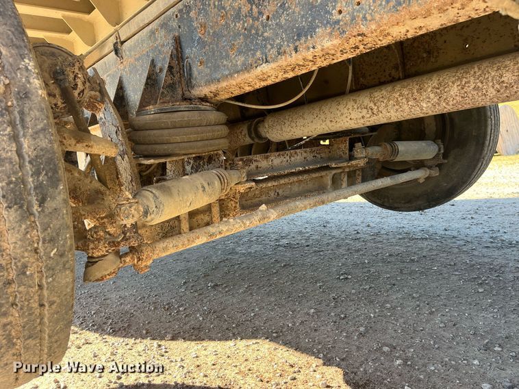 image for item EH2869 1992 Ford LTL9000 dump truck