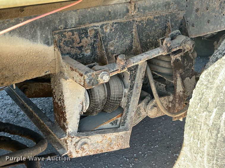 image for item EH2869 1992 Ford LTL9000 dump truck