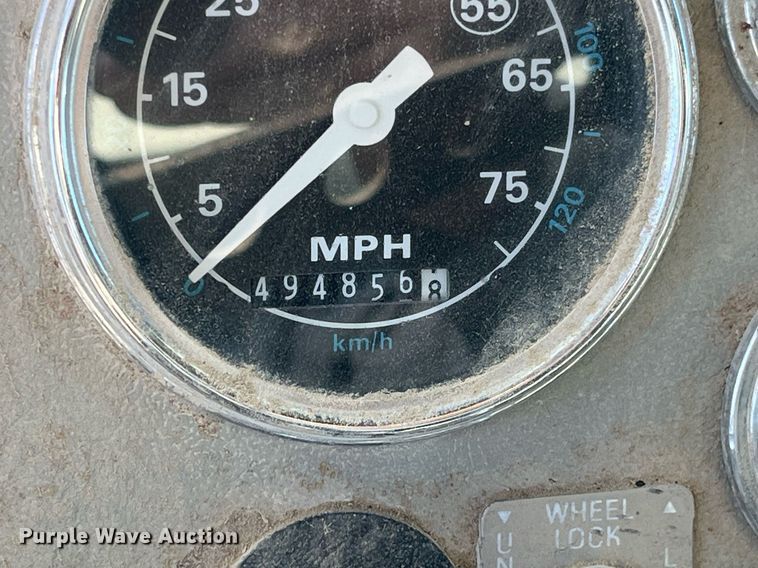 image for item EH2869 1992 Ford LTL9000 dump truck