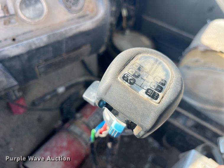 image for item EH2869 1992 Ford LTL9000 dump truck