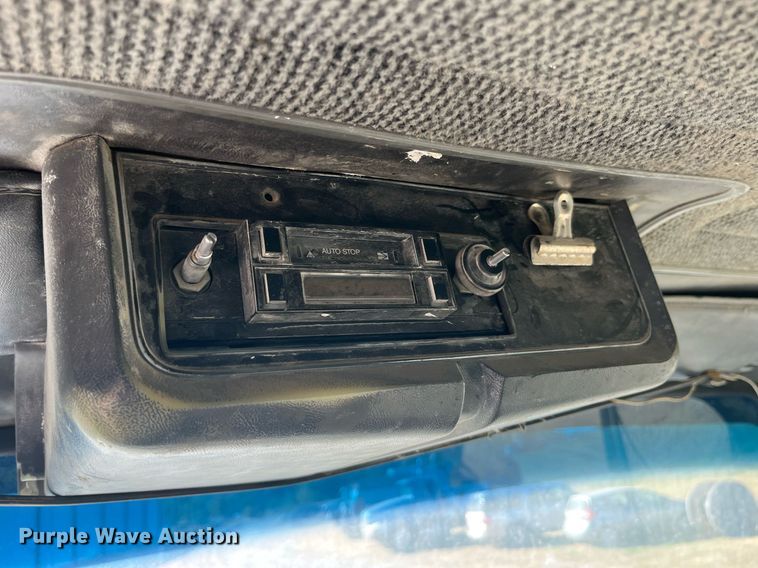 image for item EH2869 1992 Ford LTL9000 dump truck