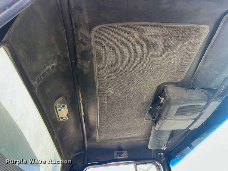 image for item EH2869 1992 Ford LTL9000 dump truck