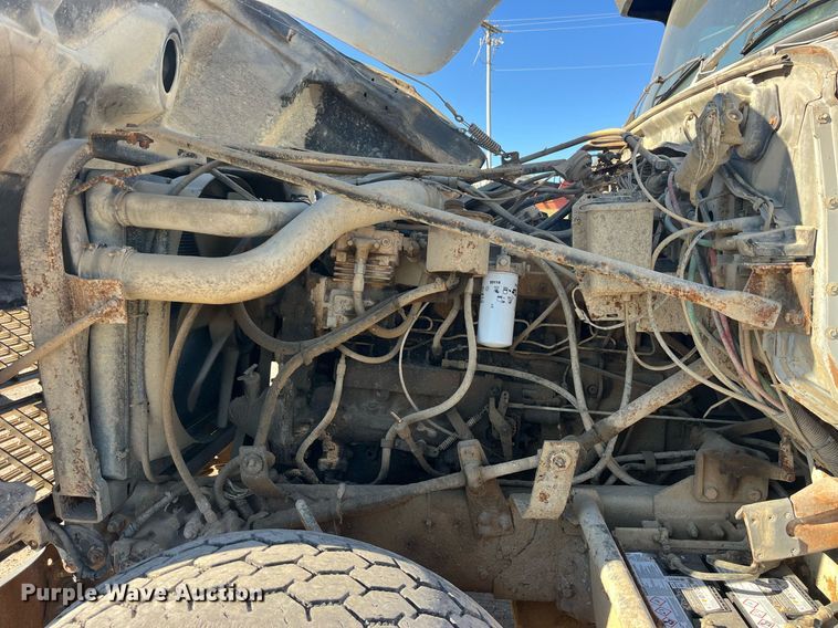 image for item EH2869 1992 Ford LTL9000 dump truck