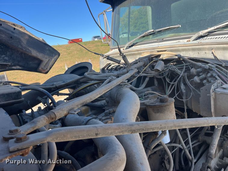 image for item EH2869 1992 Ford LTL9000 dump truck