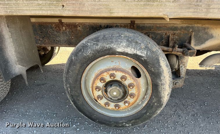 image for item EH2869 1992 Ford LTL9000 dump truck