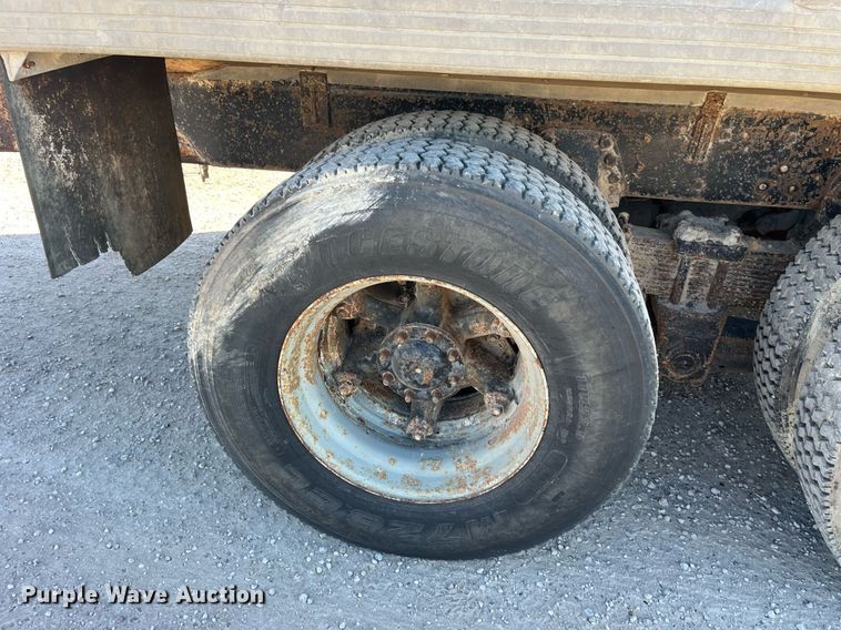 image for item EH2869 1992 Ford LTL9000 dump truck