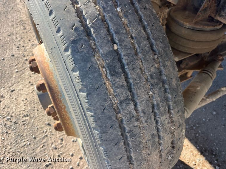 image for item EH2869 1992 Ford LTL9000 dump truck