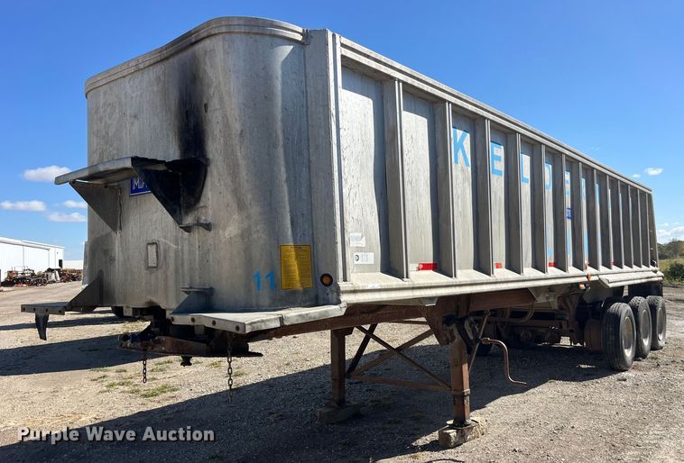 image for item EH2871 1994 Mate end dump trailer