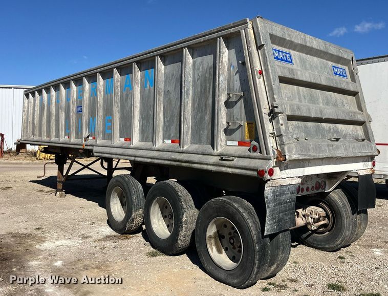 image for item EH2871 1994 Mate end dump trailer