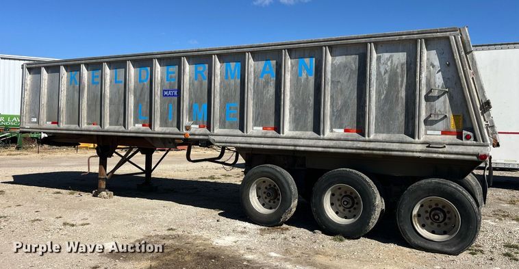 image for item EH2871 1994 Mate end dump trailer