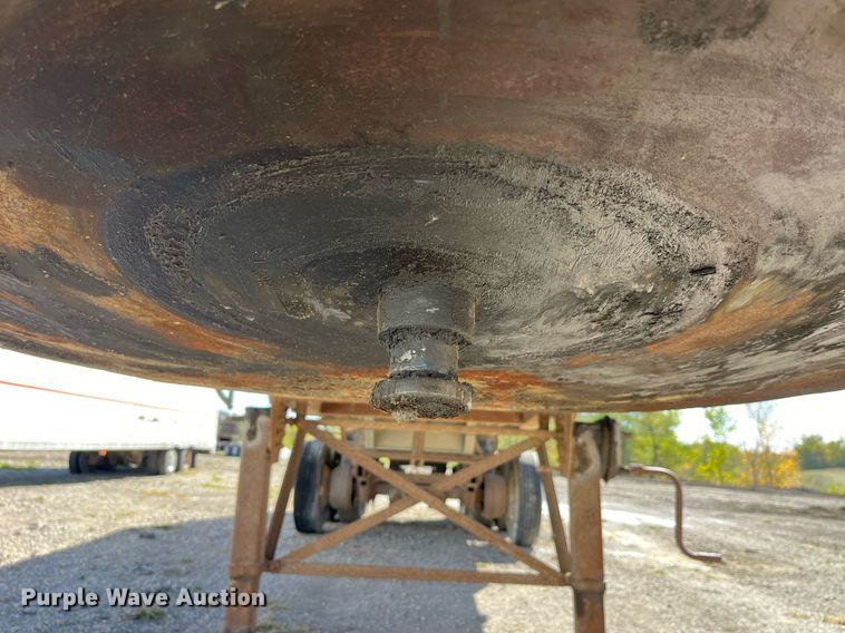 image for item EH2871 1994 Mate end dump trailer