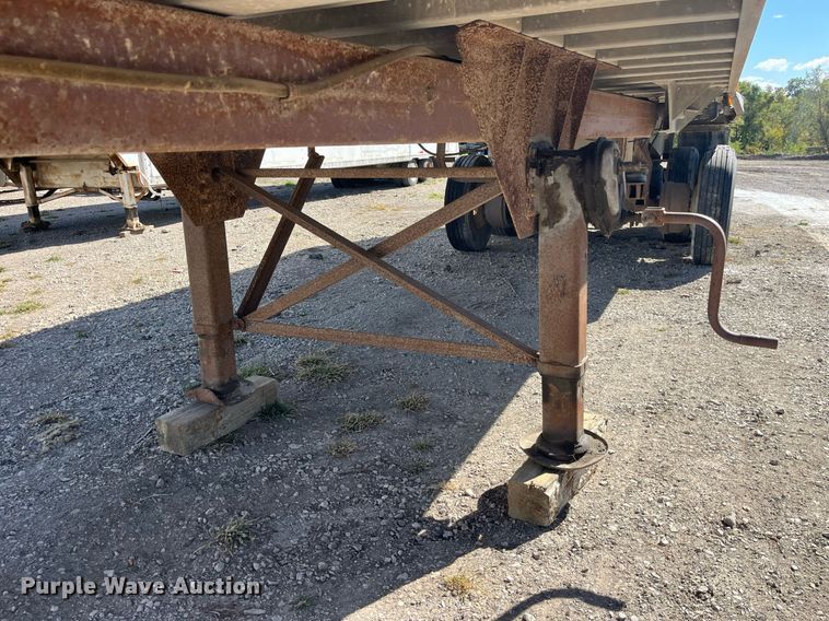 image for item EH2871 1994 Mate end dump trailer