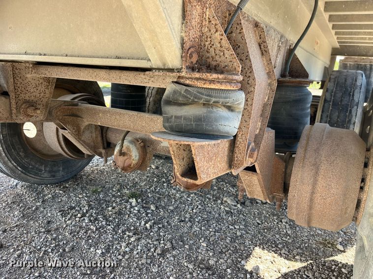 image for item EH2871 1994 Mate end dump trailer