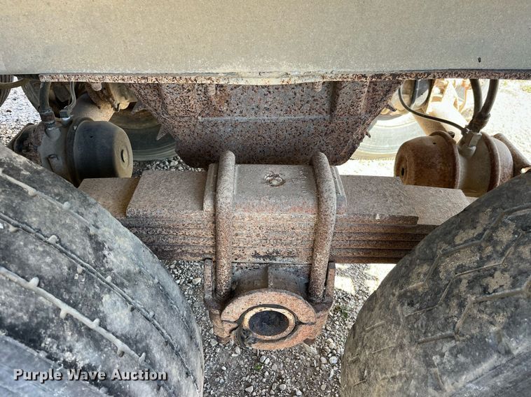 image for item EH2871 1994 Mate end dump trailer