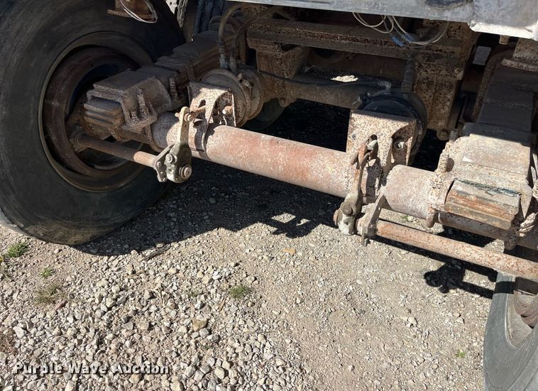 image for item EH2871 1994 Mate end dump trailer