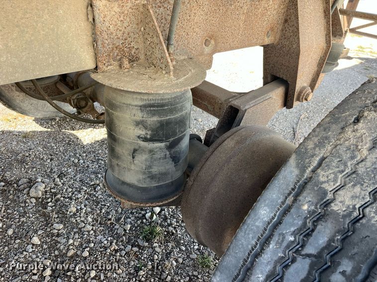 image for item EH2871 1994 Mate end dump trailer